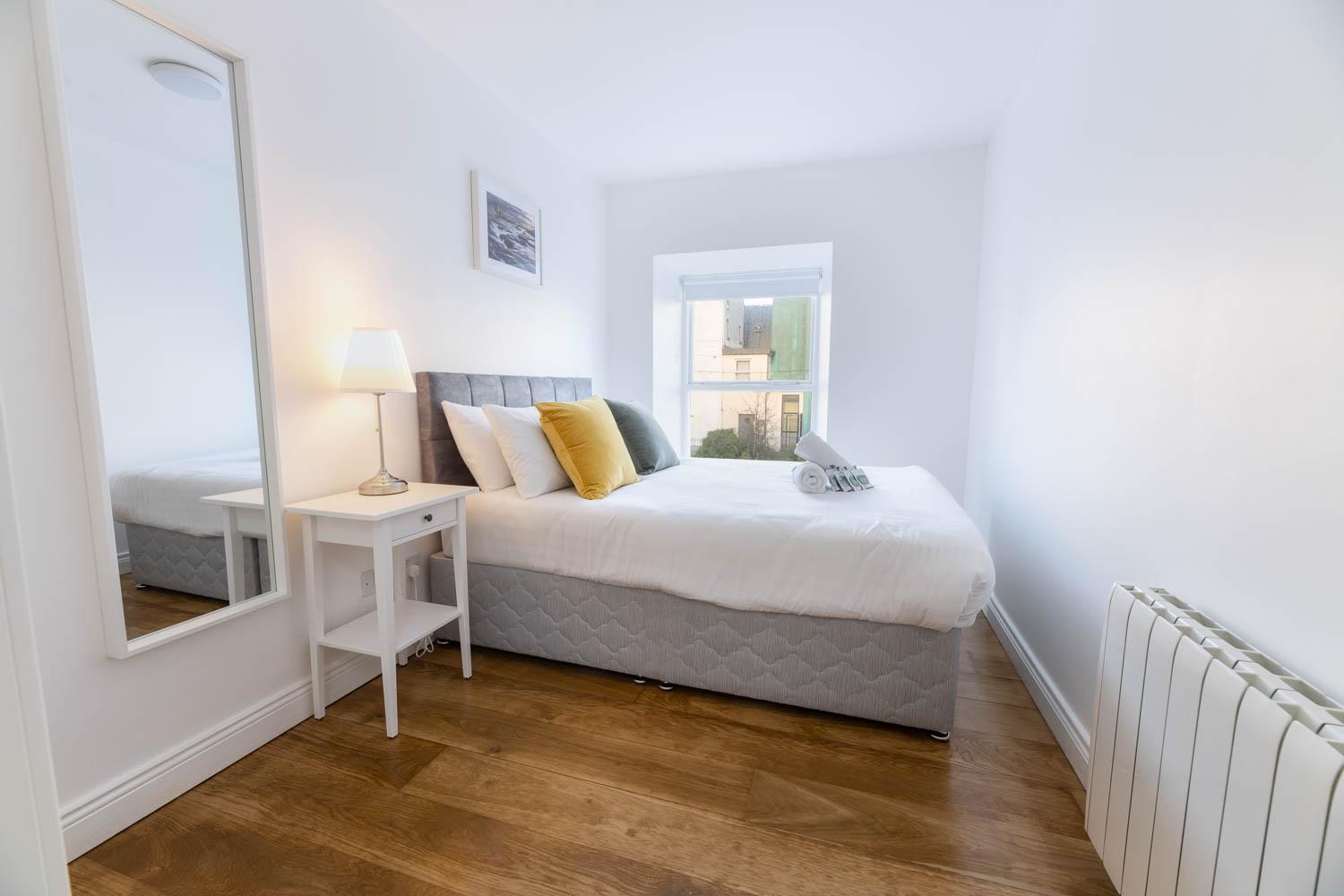 Modern Canal View Home, In City Centre, Sleeps 8 Galway Esterno foto