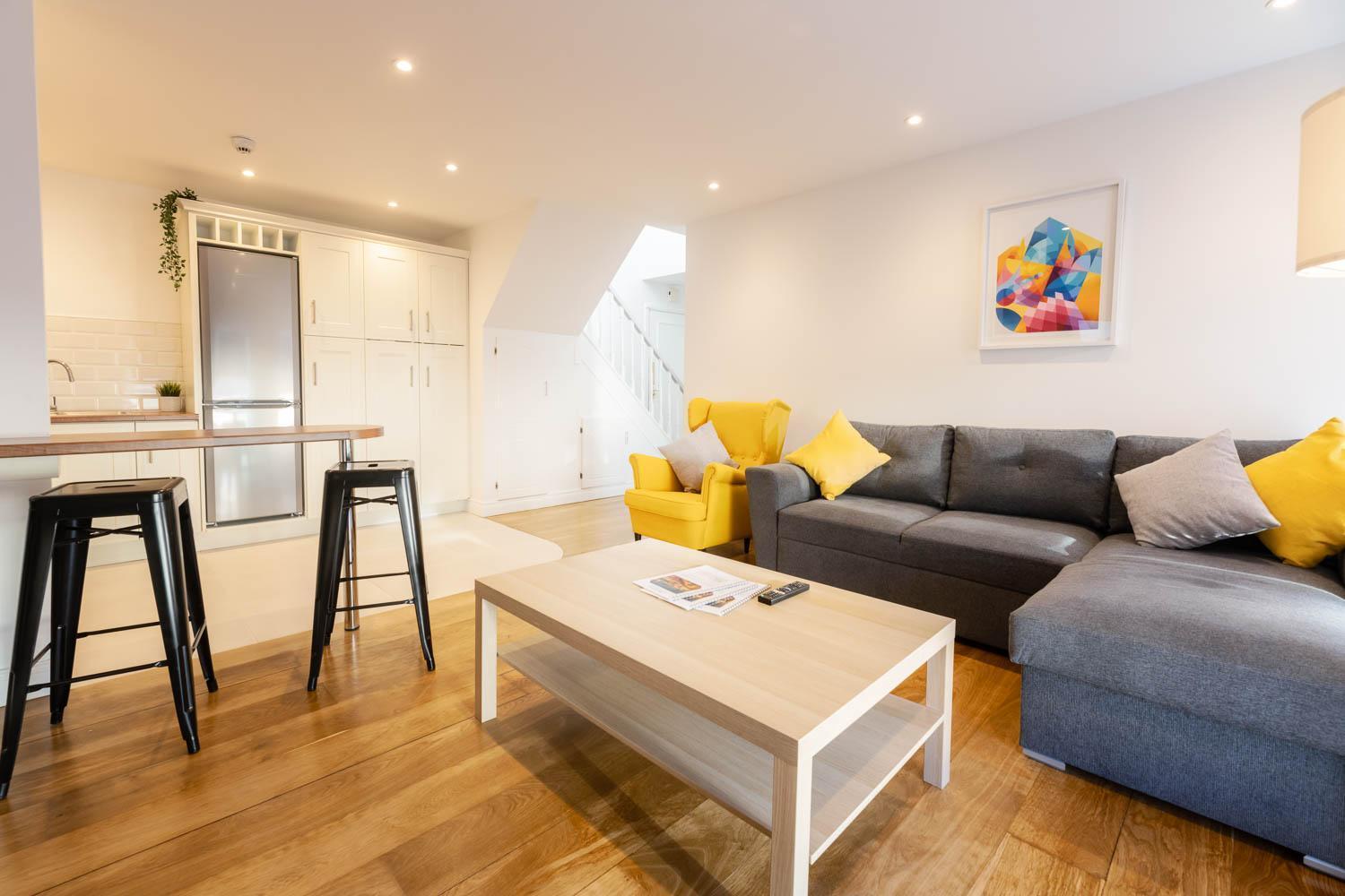 Modern Canal View Home, In City Centre, Sleeps 8 Galway Esterno foto