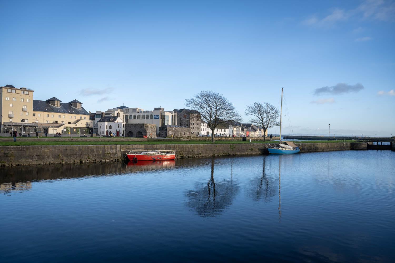 Modern Canal View Home, In City Centre, Sleeps 8 Galway Esterno foto