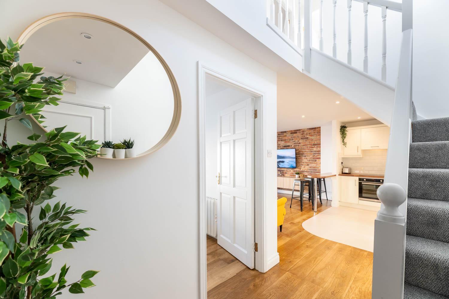 Modern Canal View Home, In City Centre, Sleeps 8 Galway Esterno foto